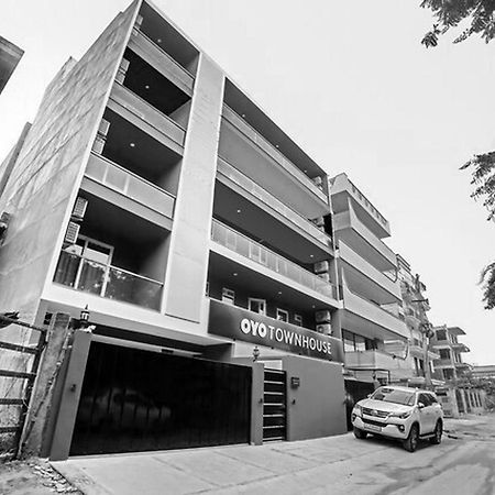 فندق Super Townhouse Near Appu Ghar غورغاون المظهر الخارجي الصورة